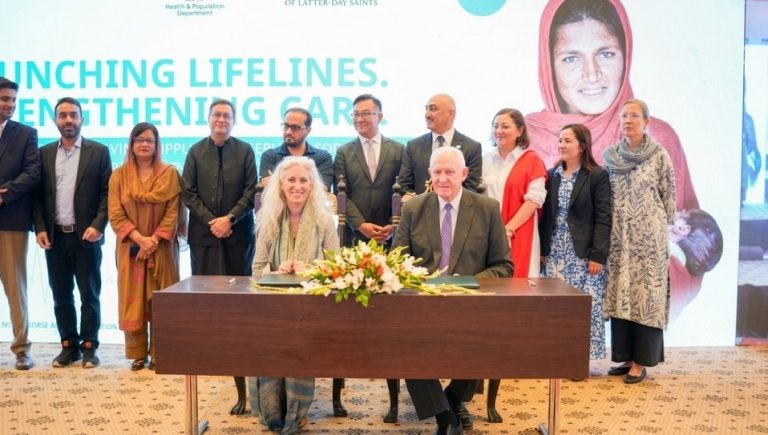 چرچ یونیسیف کے ساتھ جنوبی ایشیا میں ماؤں اور نوائیدہ بچوں کی دیکھ بھال کو مضبوط بنانے کے لیے تعاون کر رہا ہے، جس میں پاکستان میں ماؤں اور نوزائیدہ بچوں کی صحت کے لیے (1.2 ملین) ڈالر کا تعاون بھی شامل ہے۔